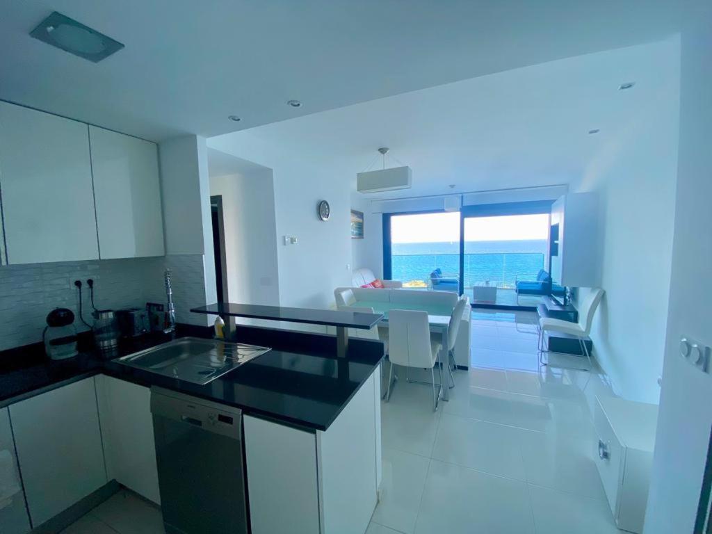Apartment Deluxe Clara Sea Senses Torrevieja Dış mekan fotoğraf