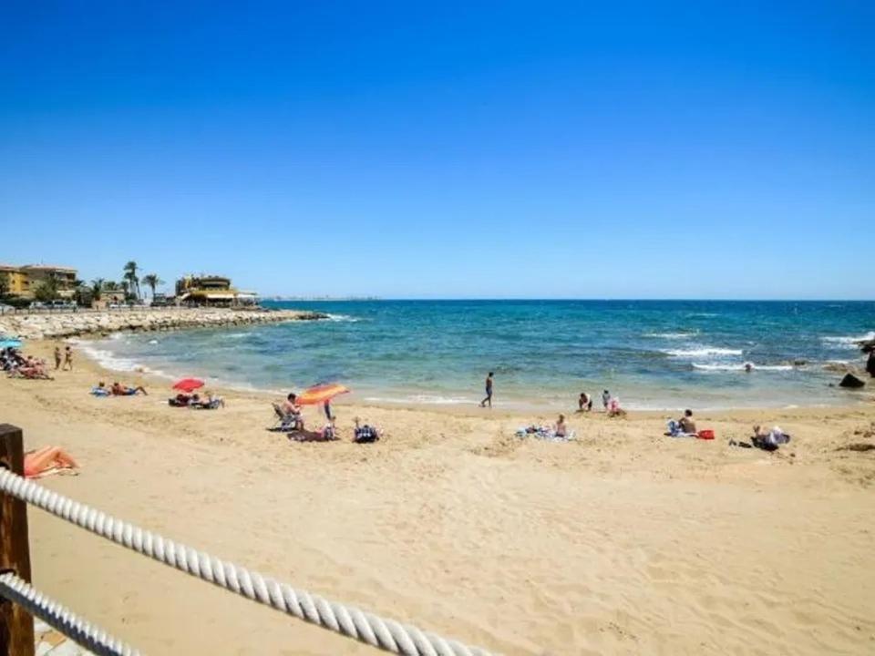 Apartment Deluxe Clara Sea Senses Torrevieja Dış mekan fotoğraf