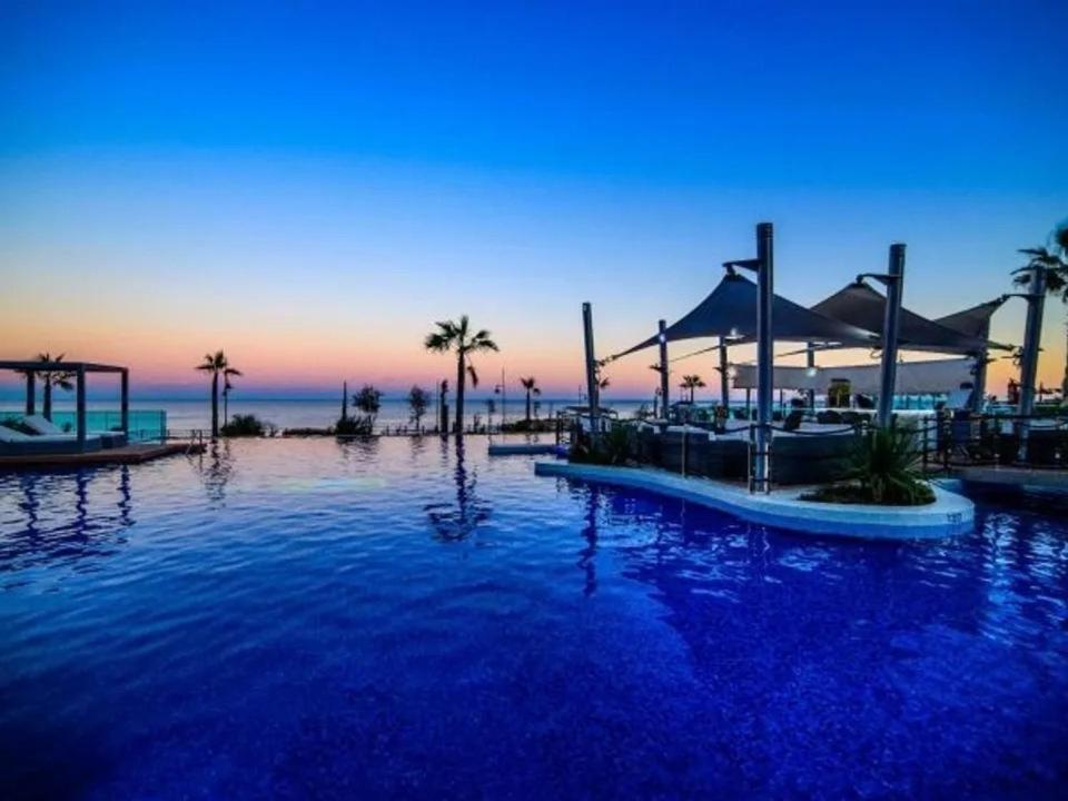 Apartment Deluxe Clara Sea Senses Torrevieja Dış mekan fotoğraf