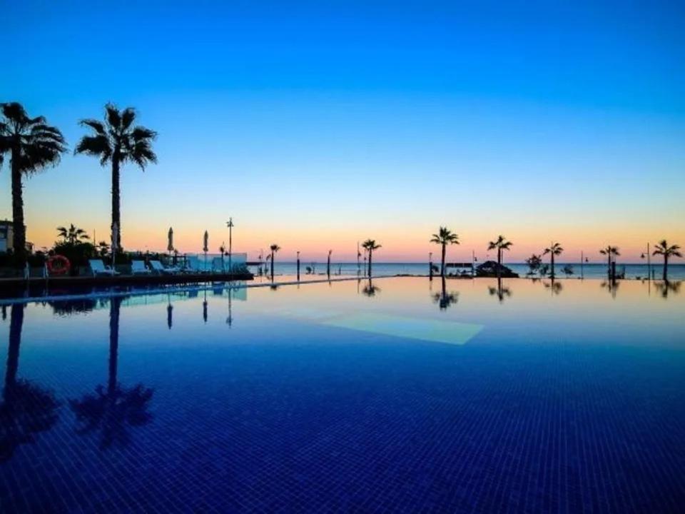 Apartment Deluxe Clara Sea Senses Torrevieja Dış mekan fotoğraf